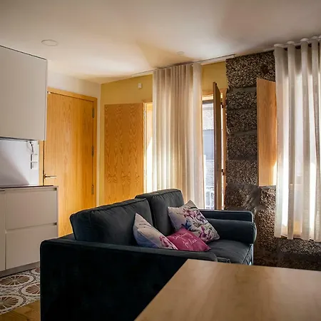 L'atelier Апартаменты Гимарайнш